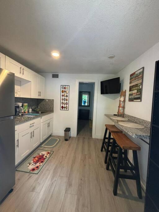 Quiet & Centrally Located House - Private Parking, Laundry And Storage For Luggage Miami Ngoại thất bức ảnh