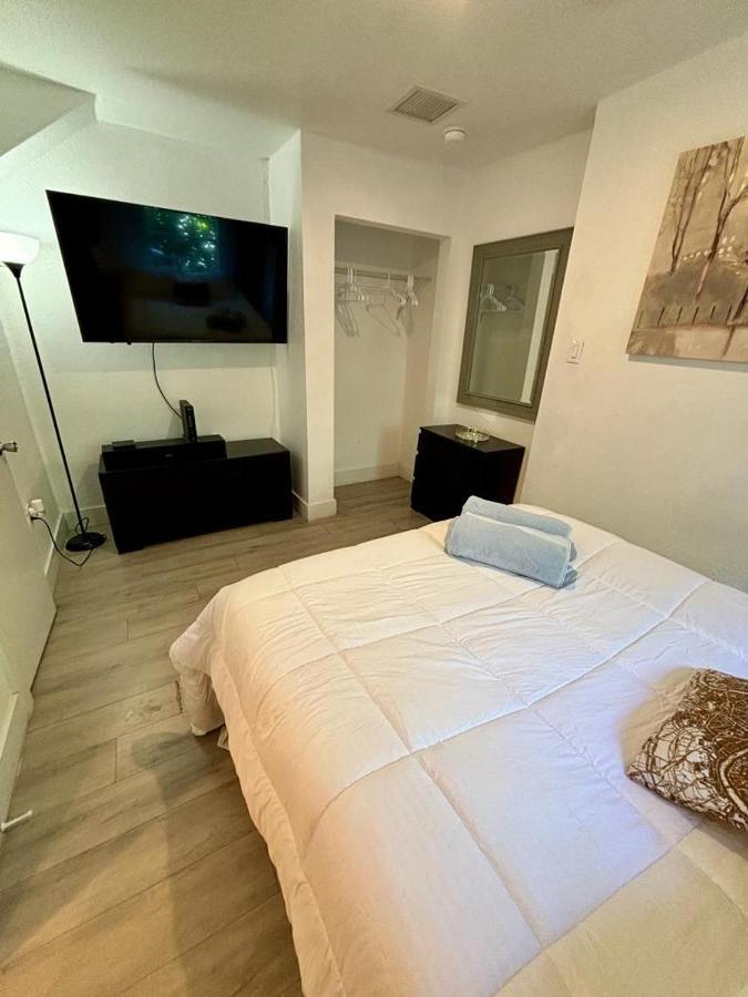 Quiet & Centrally Located House - Private Parking, Laundry And Storage For Luggage Miami Ngoại thất bức ảnh